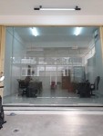 Pintu double swing frameless