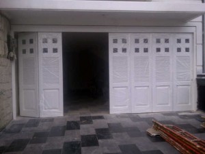 pintu garasi henderson