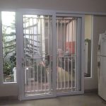 kombinasi pintu tralis besi dan pintu upvc