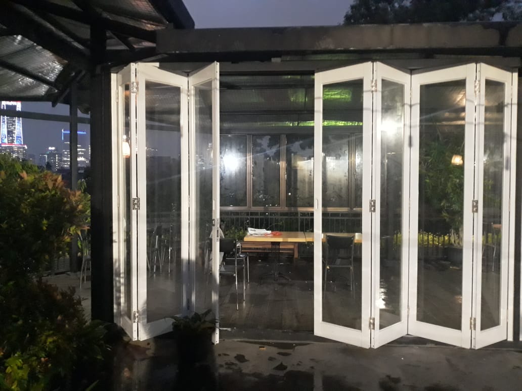 Pintu Lipat Alumunium design Mewah