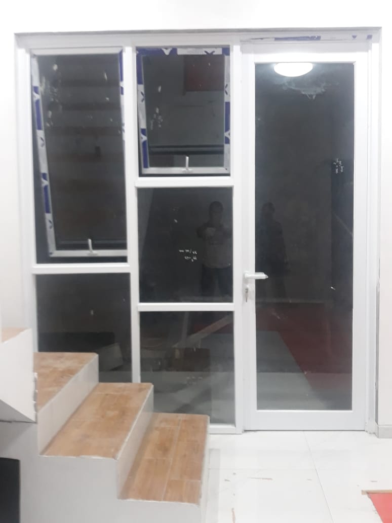 pintu dan jendela alumunium