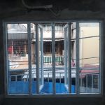 jendela double swing dan kacamati