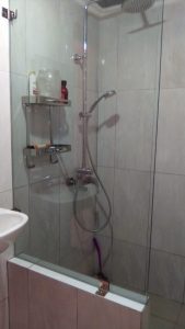 sekat kaca tempered untuk kamar mandi