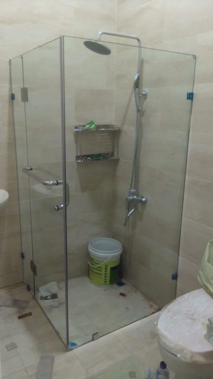 Pintu sekat kaca shower Cikarang