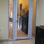 sekat ruangan pintu swing upvc