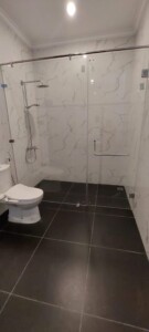 PINTU KACA SHOWER DI SURABAYA