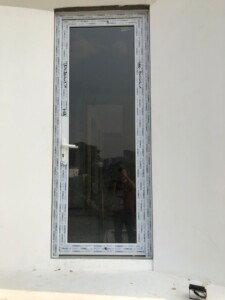 Jual Pintu Swing UPVC Menggunakan Kaca Ryben di Jakarta