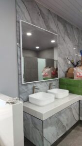 Tampil Elegan dan Modern dengan Kaca Cermin Berbingkai Aluminium di Wilayah Jakarta