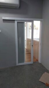 Pintu Sliding Aluminium – Solusi Modern & Hemat Ruang untuk Hunian & Usaha Anda di Wilayah Yogjakarta