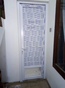 Pintu Swing uPVC di Banjarmasin: Pilihan Tepat untuk Hunian & Bangunan Modern