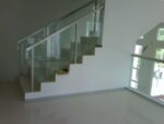 Railing Tangga Kaca Stainless Banjarmasin: Elegan, Aman, dan Tahan Lama