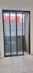 Pintu Sliding 2 Daun Surabaya – Solusi Modern untuk Rumah Minimalis & Elegan