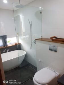 Sekat Kaca Shower Jabodetabek: Solusi Kamar Mandi Mewah, Modern, dan Bebas Becek