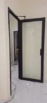 Pintu Aluminium Kaca Kombinasi Door Closer Jakarta: Solusi Elegan untuk Kantor, Ruko, dan Bangunan Komersial Modern