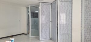 Pintu Lipat UPVC Panel Yogyakarta – Solusi Modern, Elegan, dan Tahan Lama untuk Rumah & Bangunan Anda