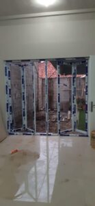 Pintu Lipat Aluminium Bali – Solusi Modern, Elegan, dan Tahan Lama untuk Hunian & Bangunan Komersial