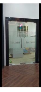 Jual Pintu Kaca Frameless Banjarmasin – Harga Terjangkau & Berkualitas